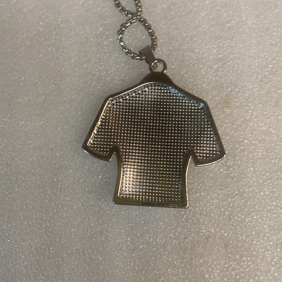 Lionel Messi #10 Titanium Stainless Steel Silver Crystals Pendant Necklace - Picture 3 of 4